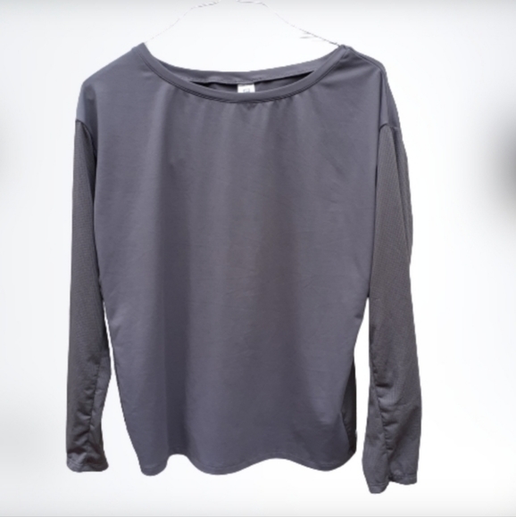 Fabletics women chinced back dark gray long sleeve top, size Medium - Picture 4 of 12